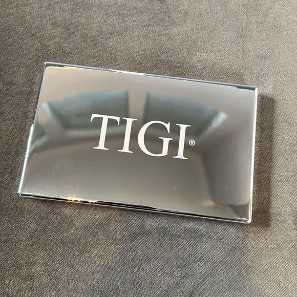 TIGI Professional Cosmetics High Density Eyeshadow Palette 8 Colors Mirror NEW - Picture 2 of 9